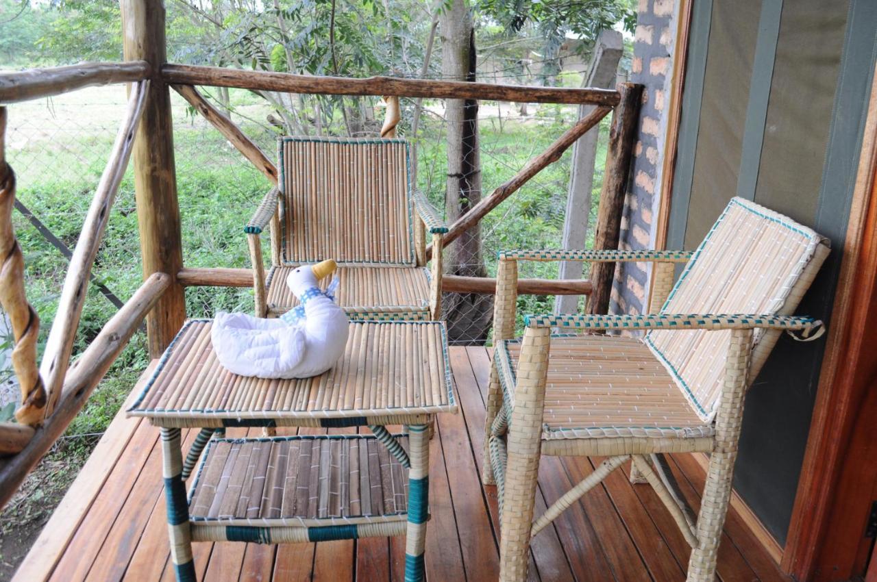 Irungu Forest Safari Lodge Katunguru Bagian luar foto