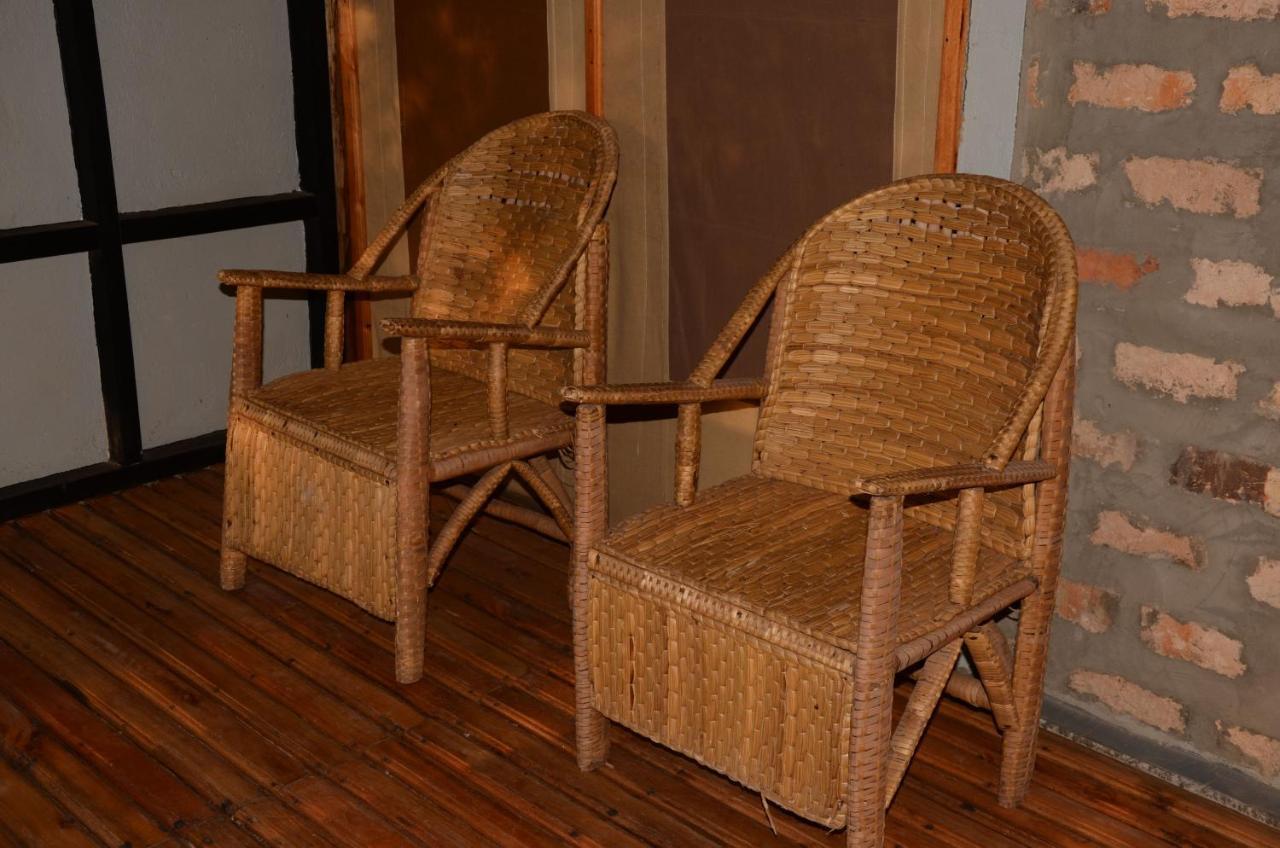 Irungu Forest Safari Lodge Katunguru Bagian luar foto