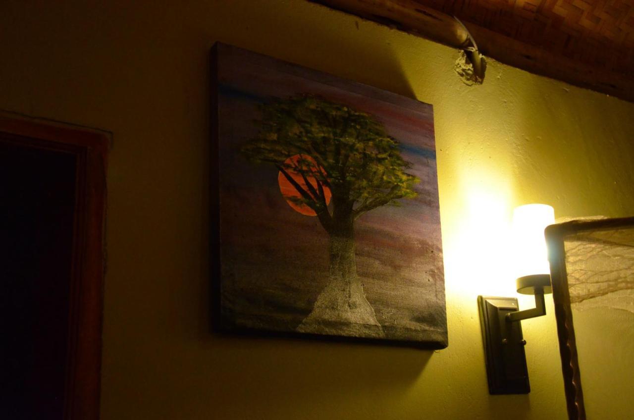 Irungu Forest Safari Lodge Katunguru Bagian luar foto