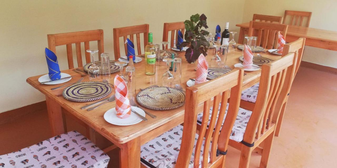 Irungu Forest Safari Lodge Katunguru Bagian luar foto